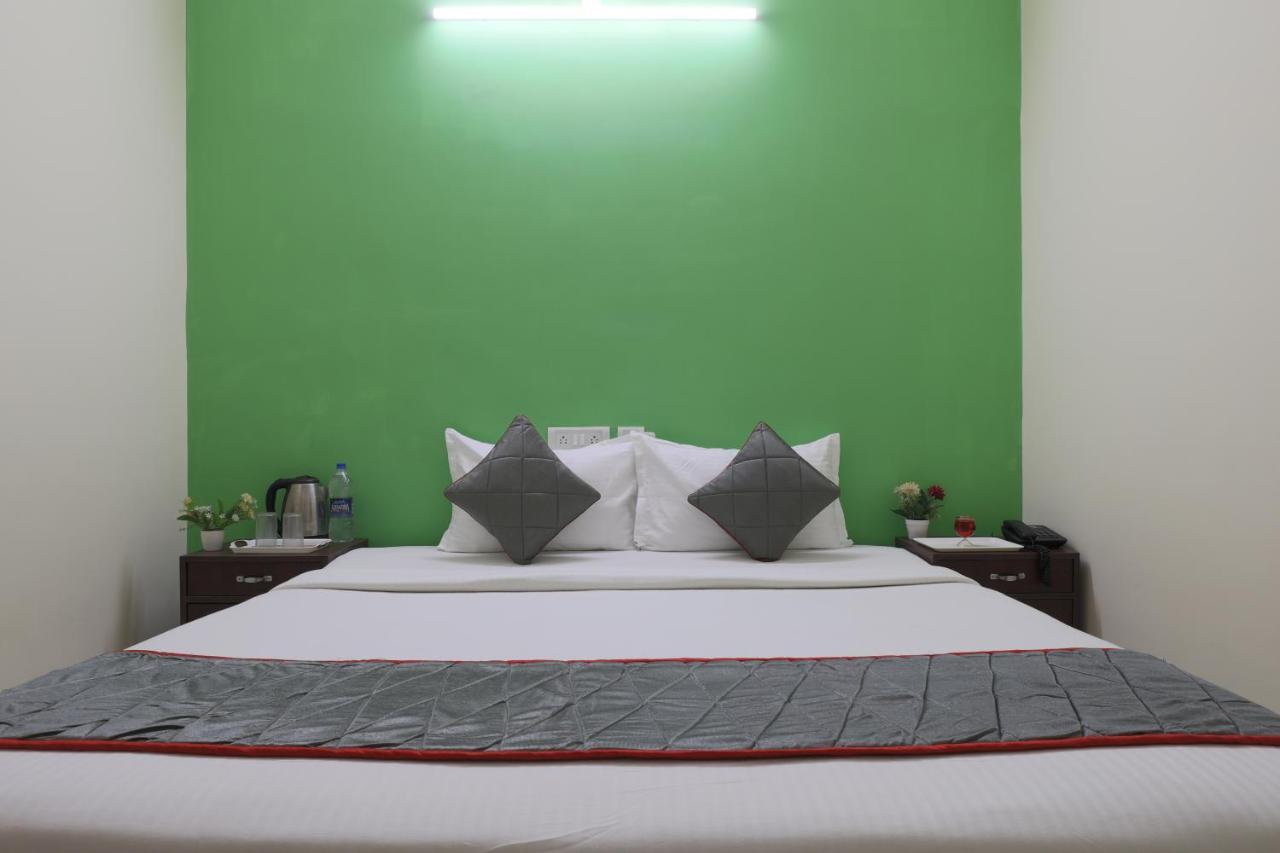 Green Tree Hotel-Near Vfs Global And Ramee Mall Chennai Exterior photo