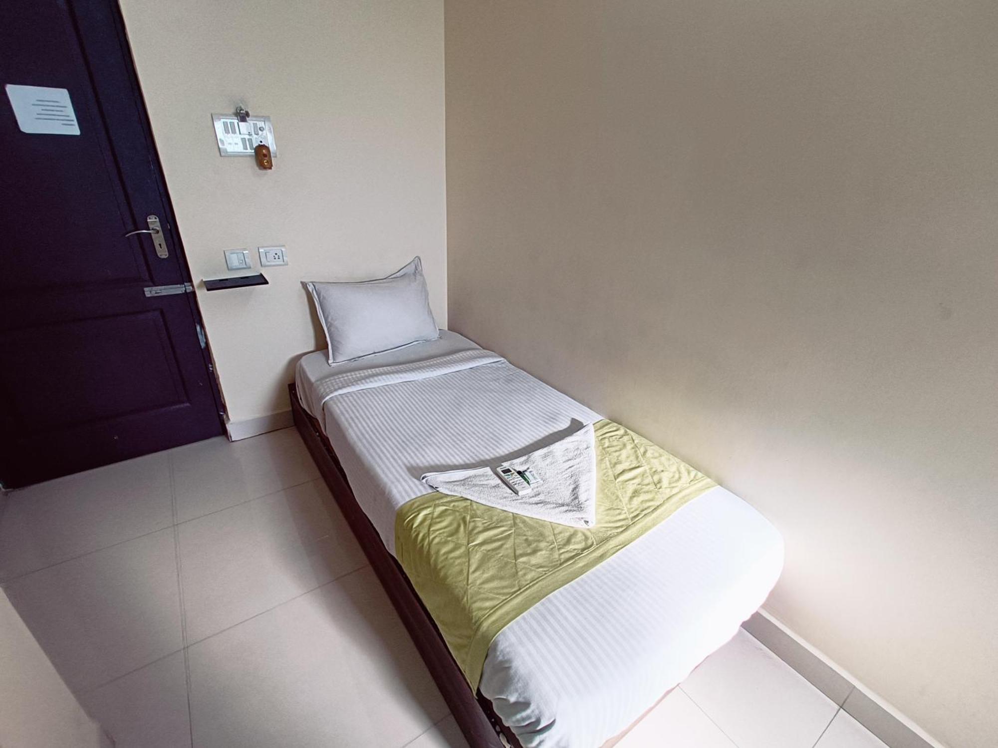 Green Tree Hotel-Near Vfs Global And Ramee Mall Chennai Exterior photo