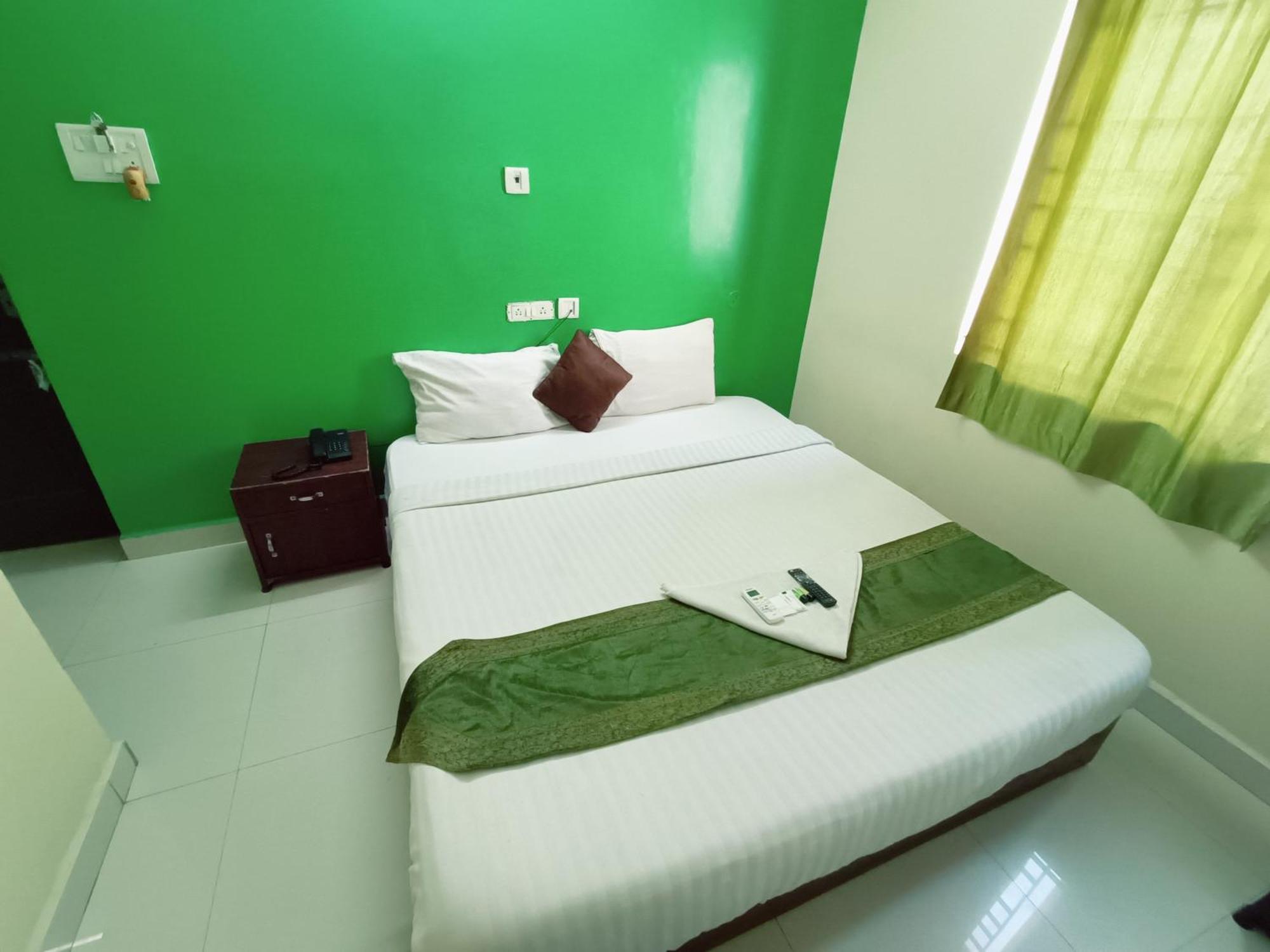 Green Tree Hotel-Near Vfs Global And Ramee Mall Chennai Exterior photo
