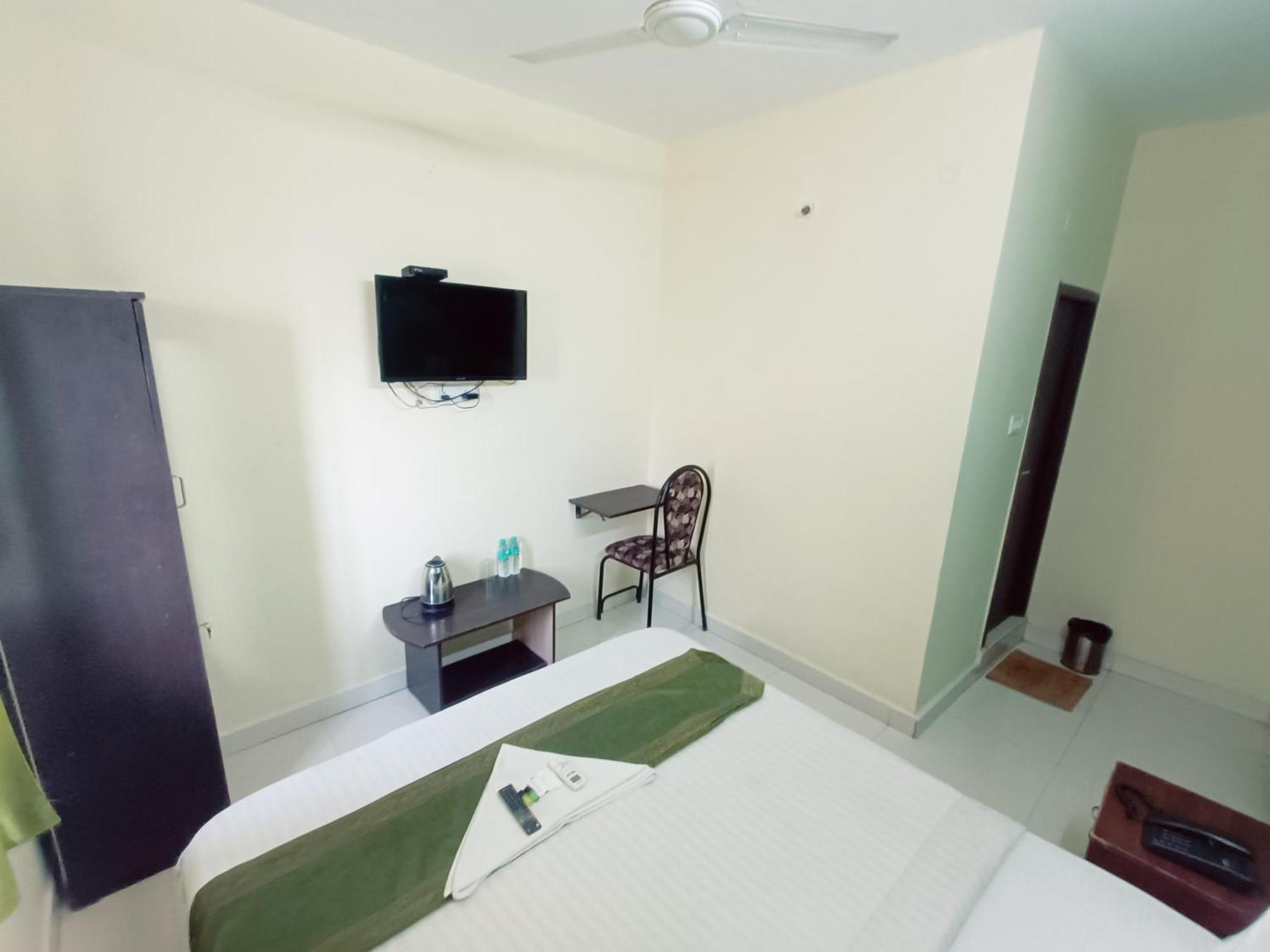 Green Tree Hotel-Near Vfs Global And Ramee Mall Chennai Exterior photo